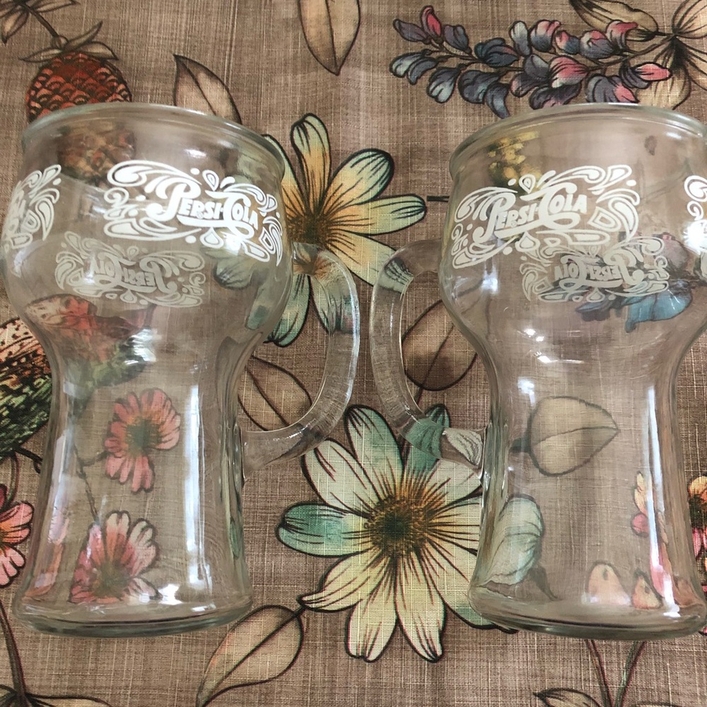 Set of 2 vintage fountain Pepsi-Cola clear glass mugs with handles